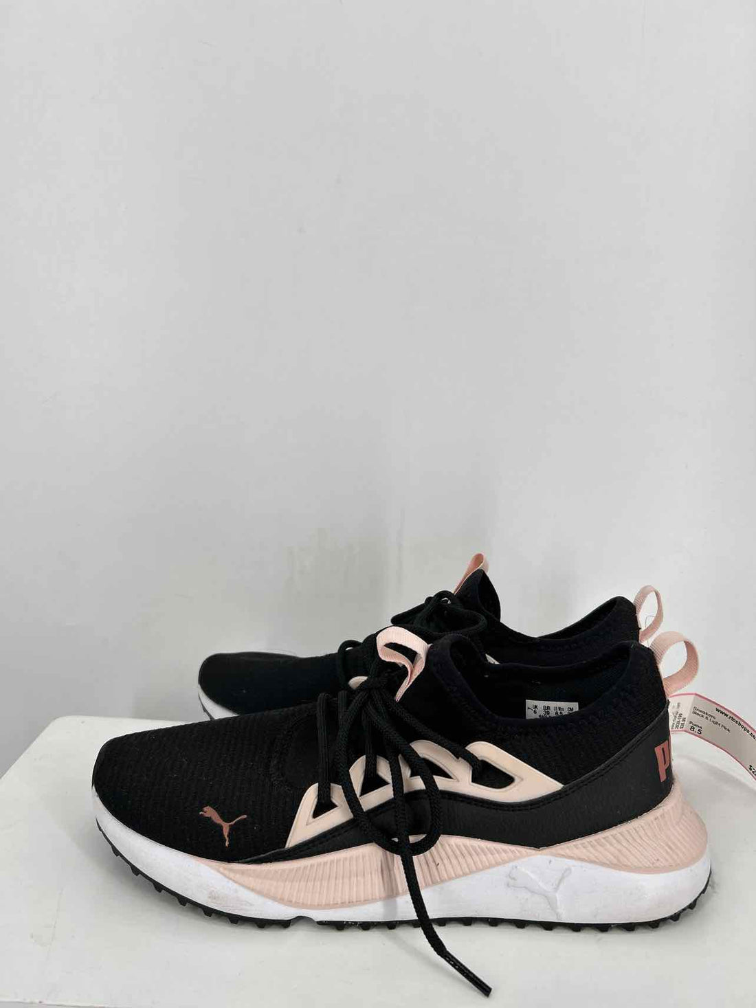 Puma Women Size 8.5 Black & Light Pink Sneakers