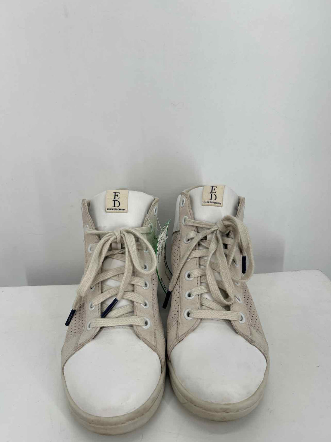Ellen Degenres Women Size 8.5 White & Beige Sneakers