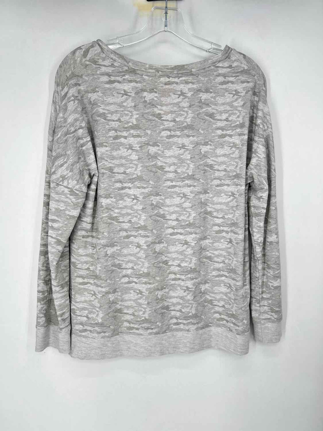 Tasc Size M Gray Camo Long Sleeve