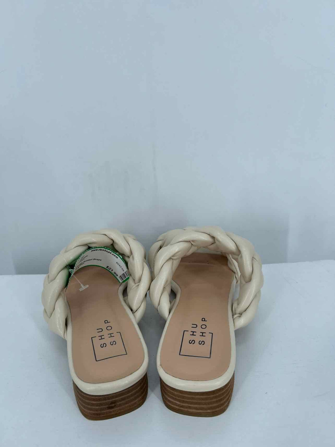 Sun Shop Women Size 7.5 Cream Sandals