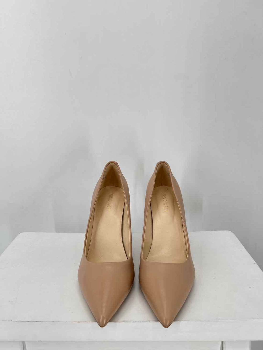 Nine West Women Size 8 Taupe Heels