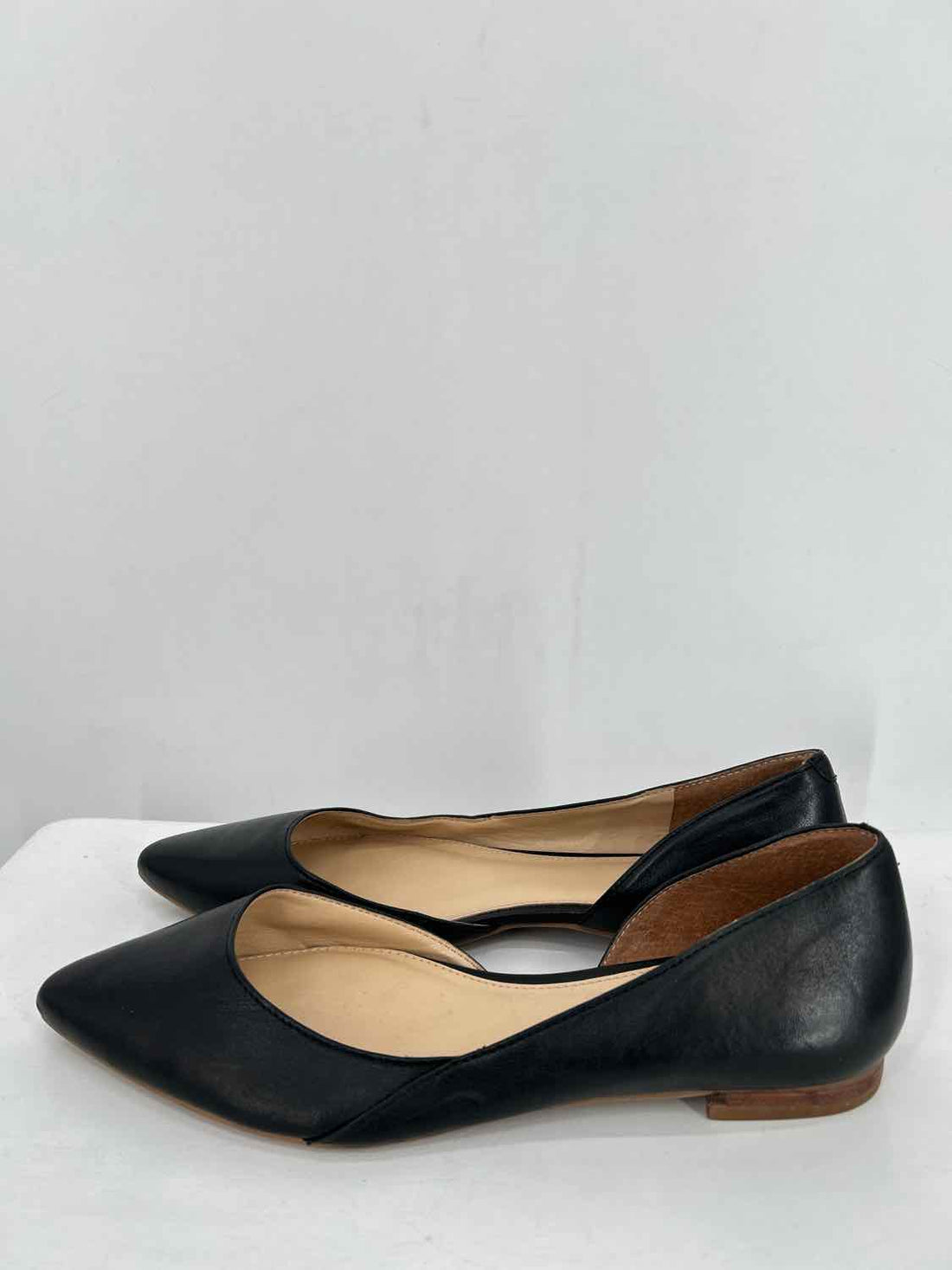 Marc Fisher Women Size 6 Black Like New Flats