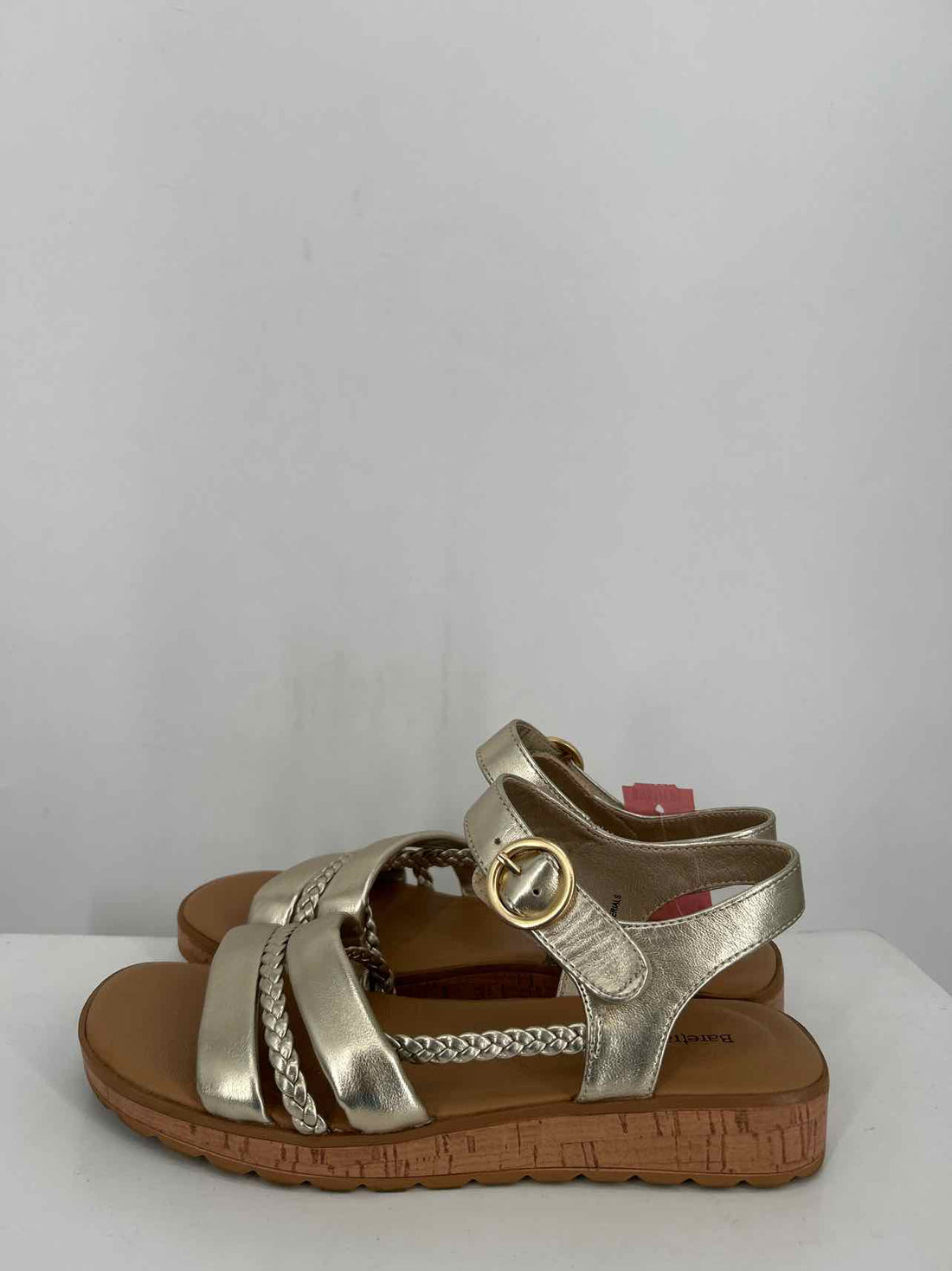 Baretraps Women Size 7.5 Gold Sandals
