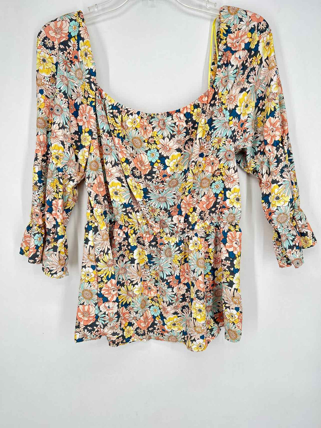 Made With Love Size M Gray Floral Long Sleeve