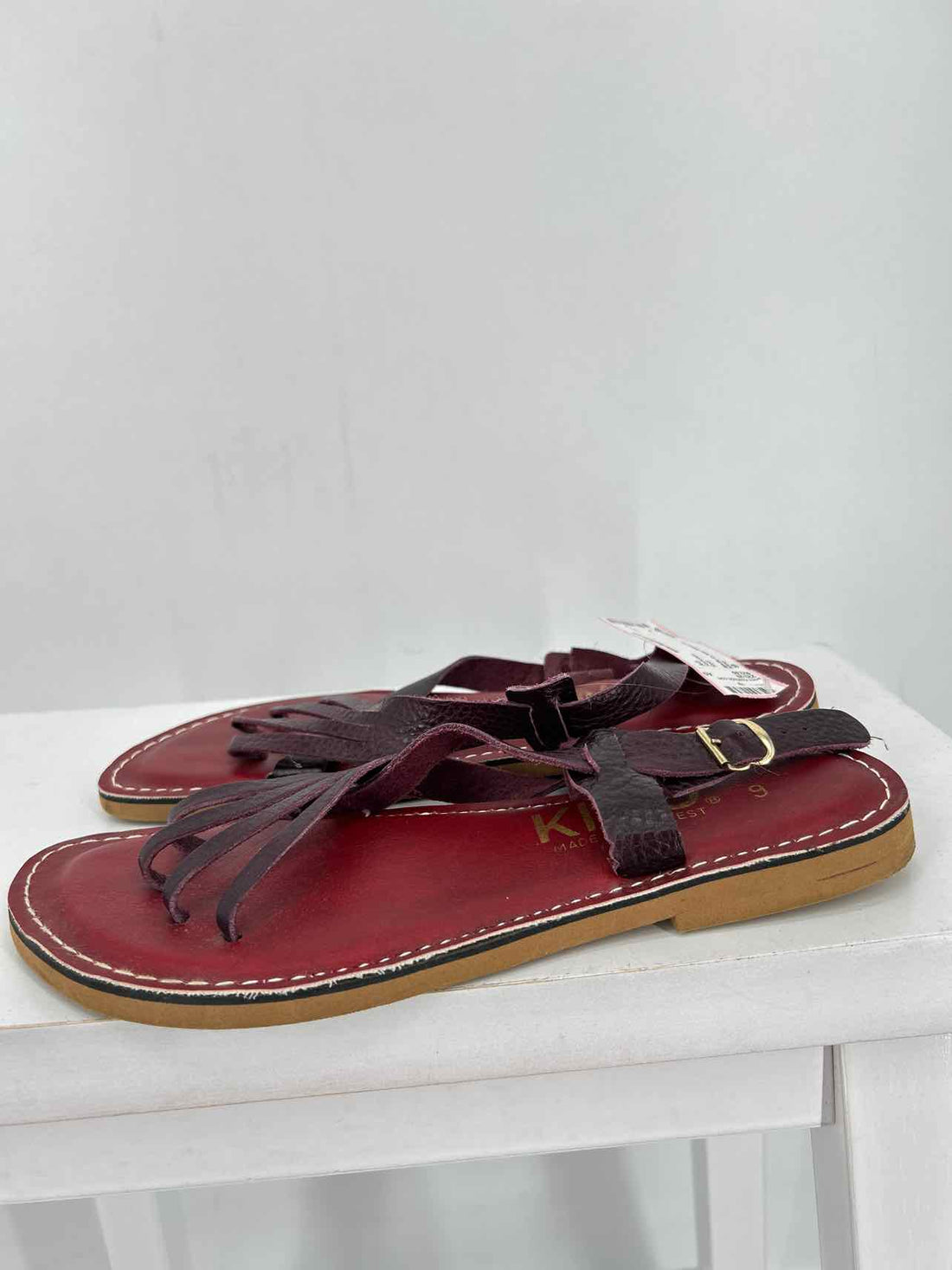Kino Women Size 9 Red Sandals