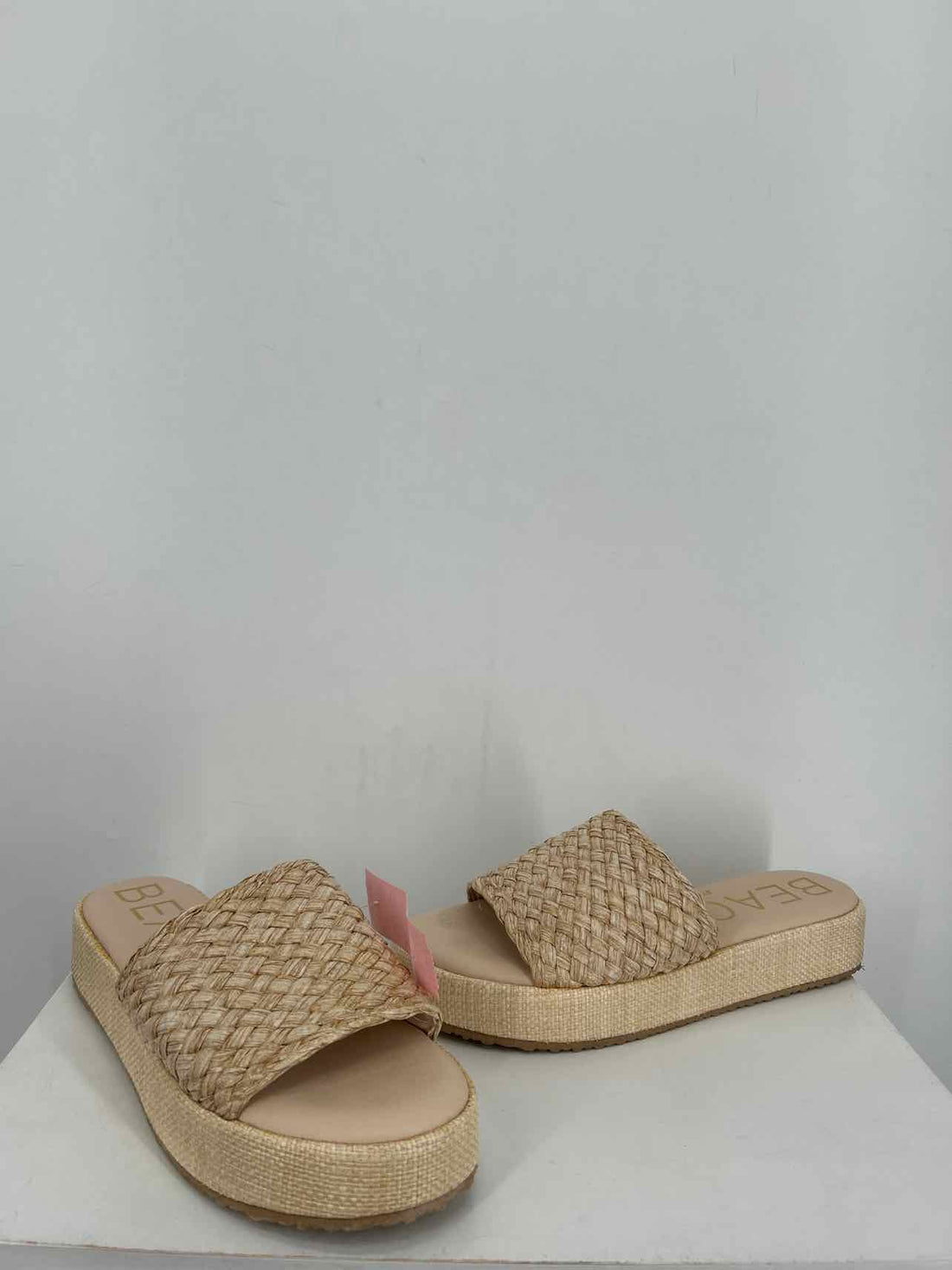 Beach by Matisee Women Size 10 Beige Sandals
