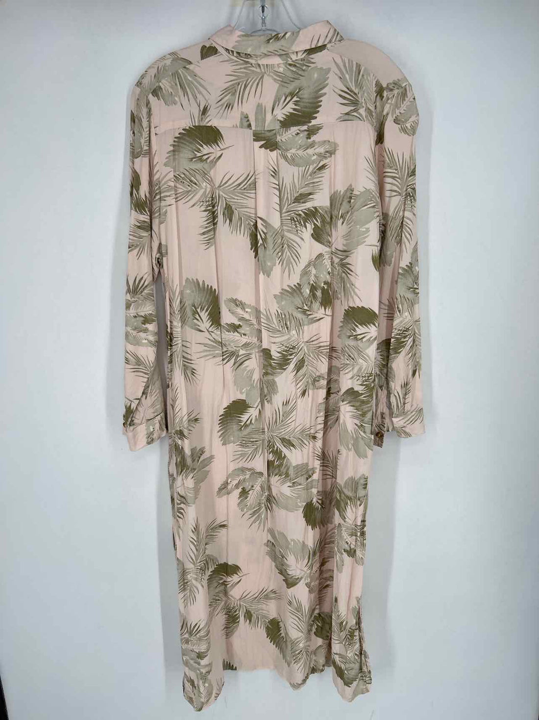Dress Forum Size M Pale Pink & Green Long Sleeve Dress