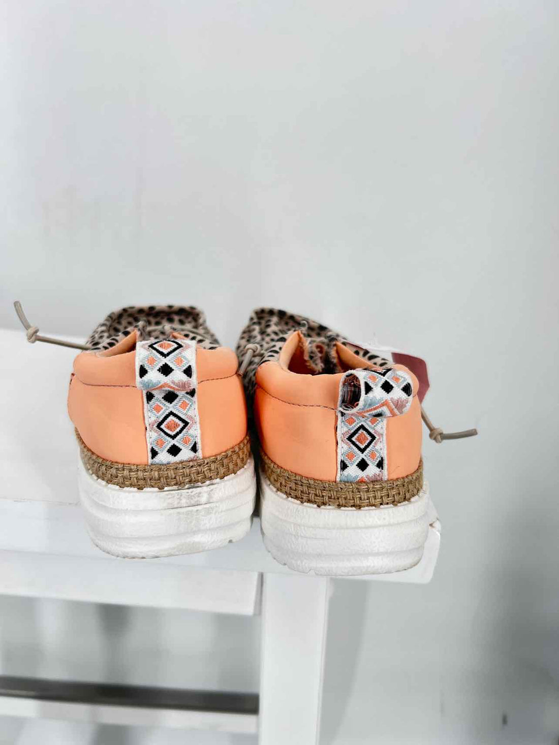 Hey Dude Women Size 6 Beige Print Sneakers