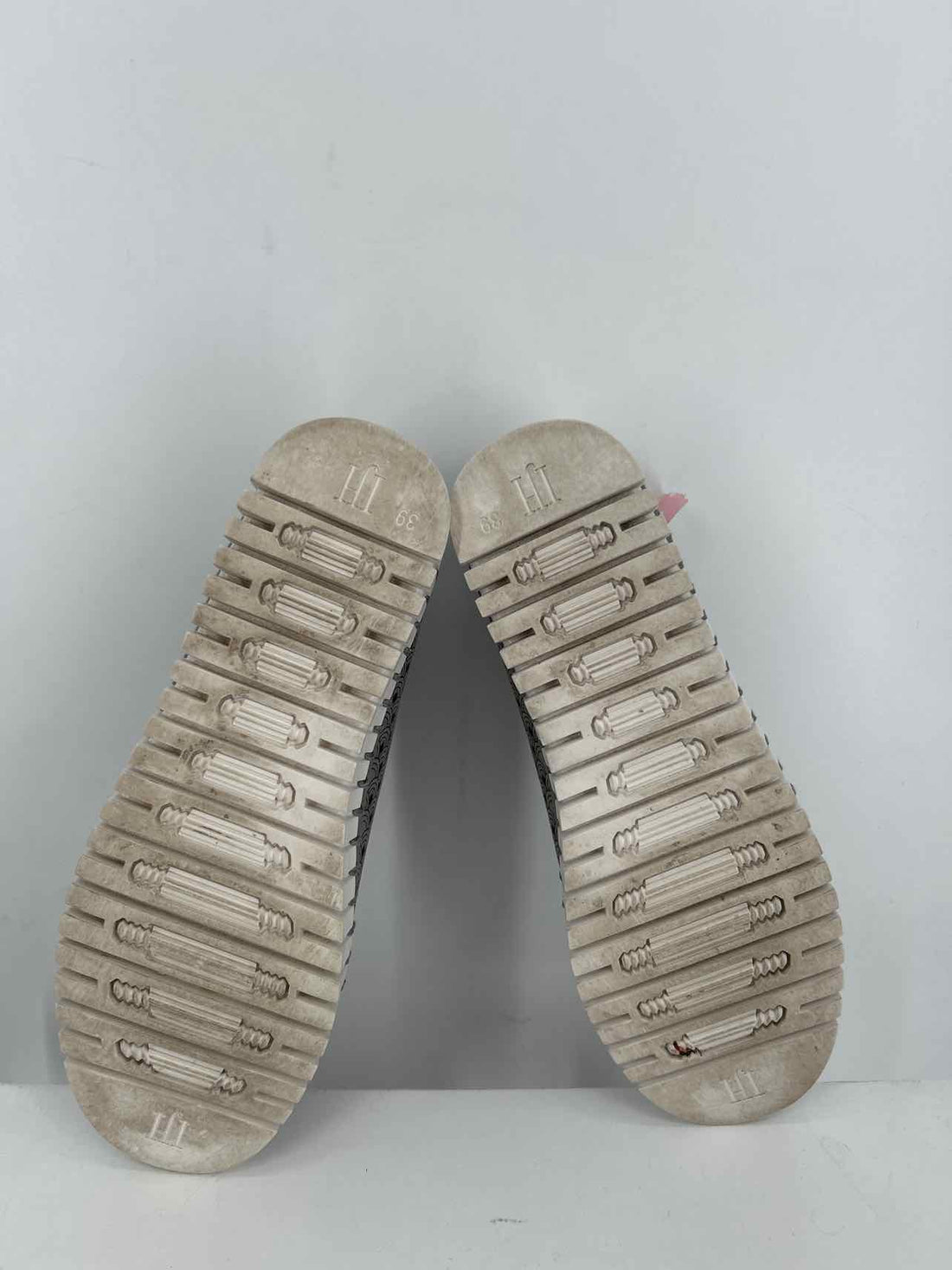 Ilse Jacobsen Women Size 39 (8.5-9) Gray Perforated Sneakers