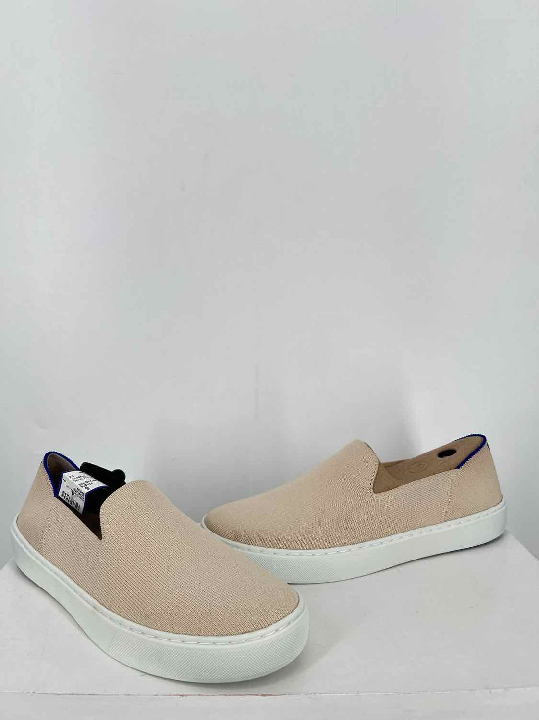 Rothys Women Size 9 Beige Sneakers