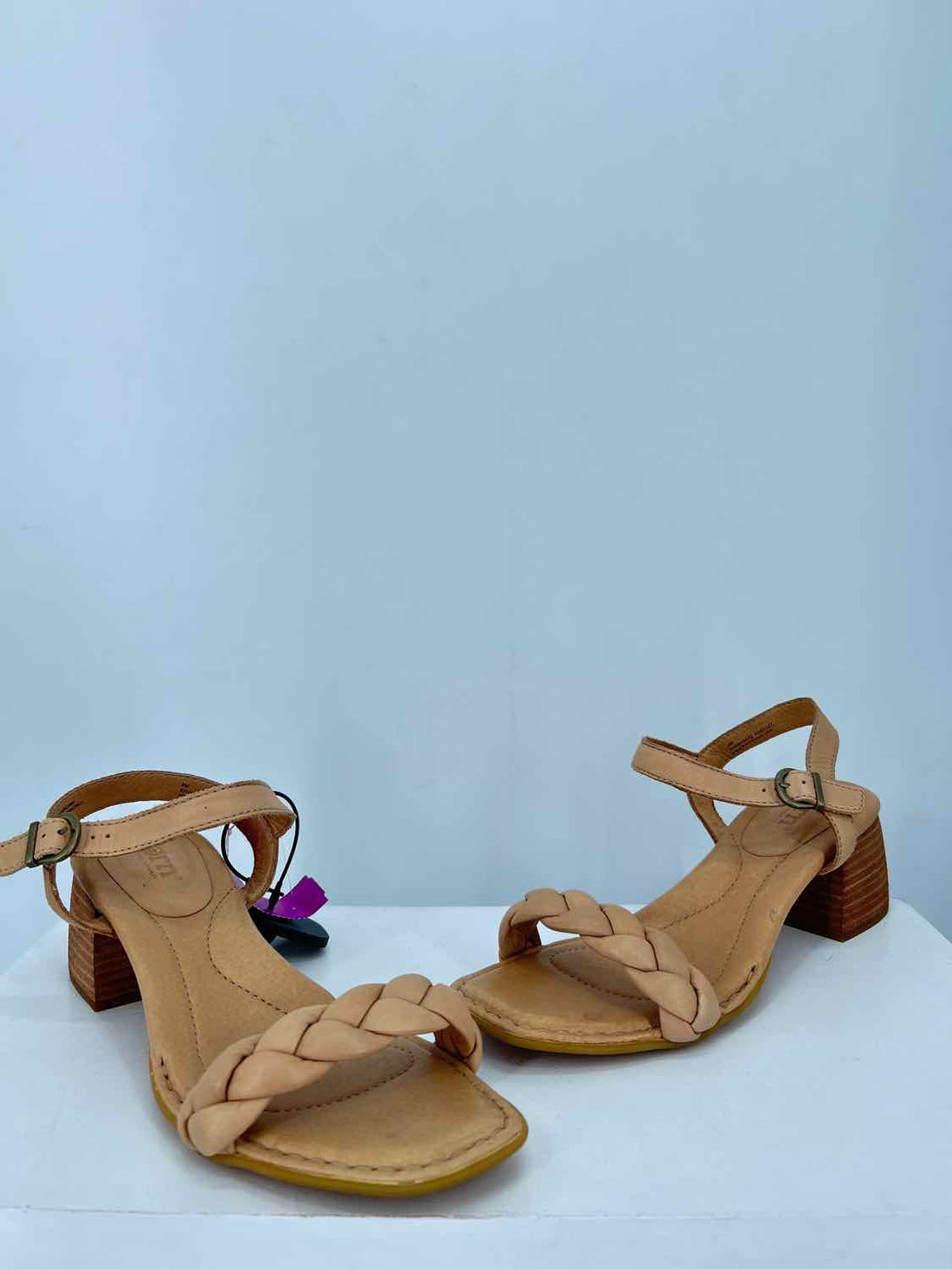 Born Women Size 8 Beige Sandals