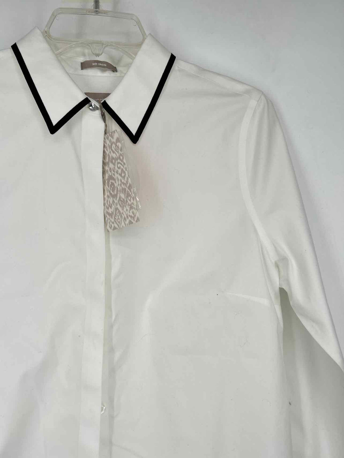 Chicos Size 1 (M) White NWT Long Sleeve