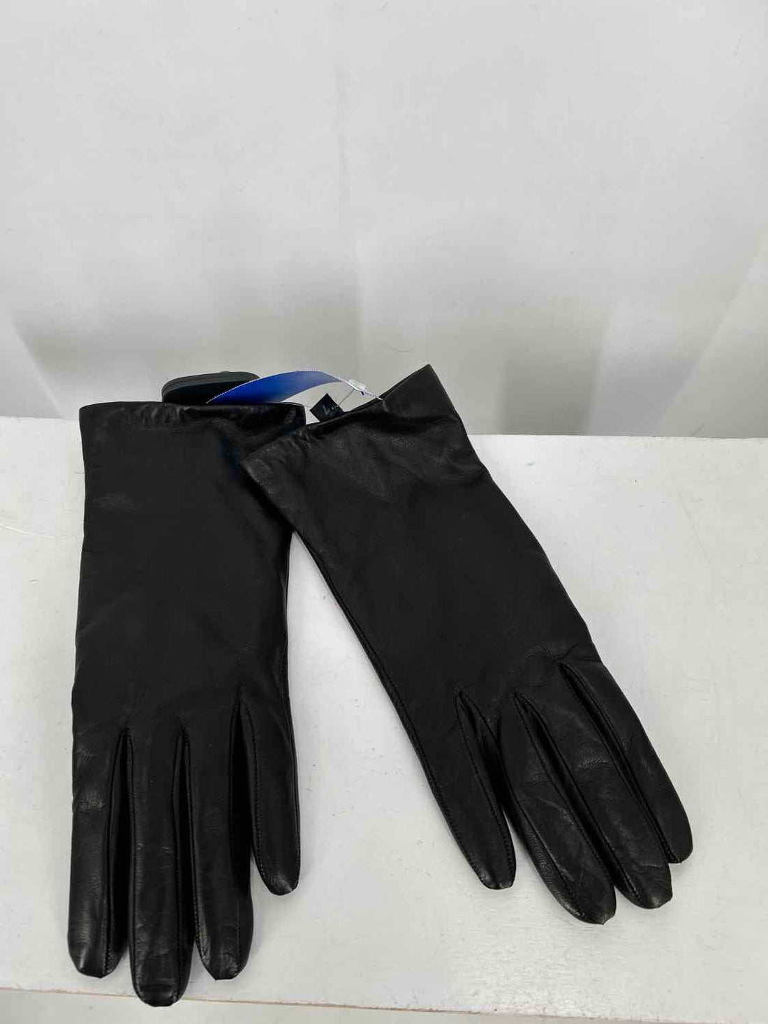 Neiman Marcus Size 7 Leather Black Gloves