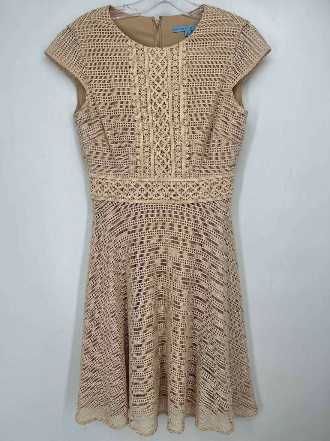 Antonio Melani Size 2 Beige Short Sleeve Dress