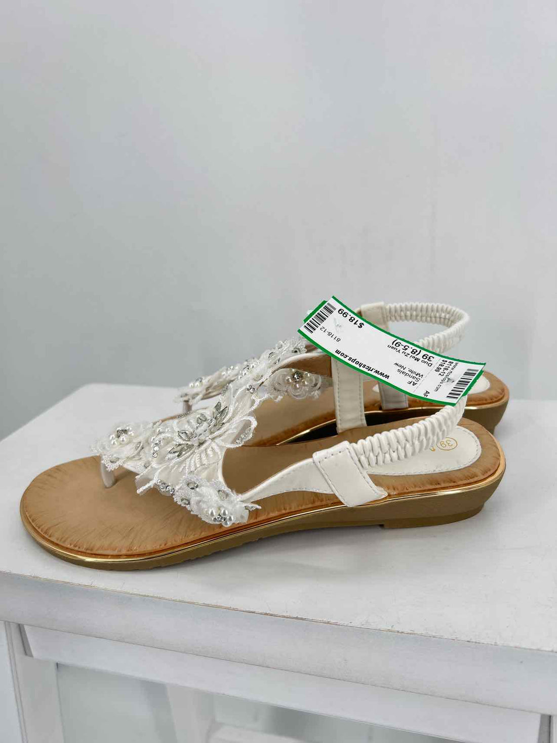 Duo Mei Zu Yuan Women Size 39 (8.5-9) White New Sandals