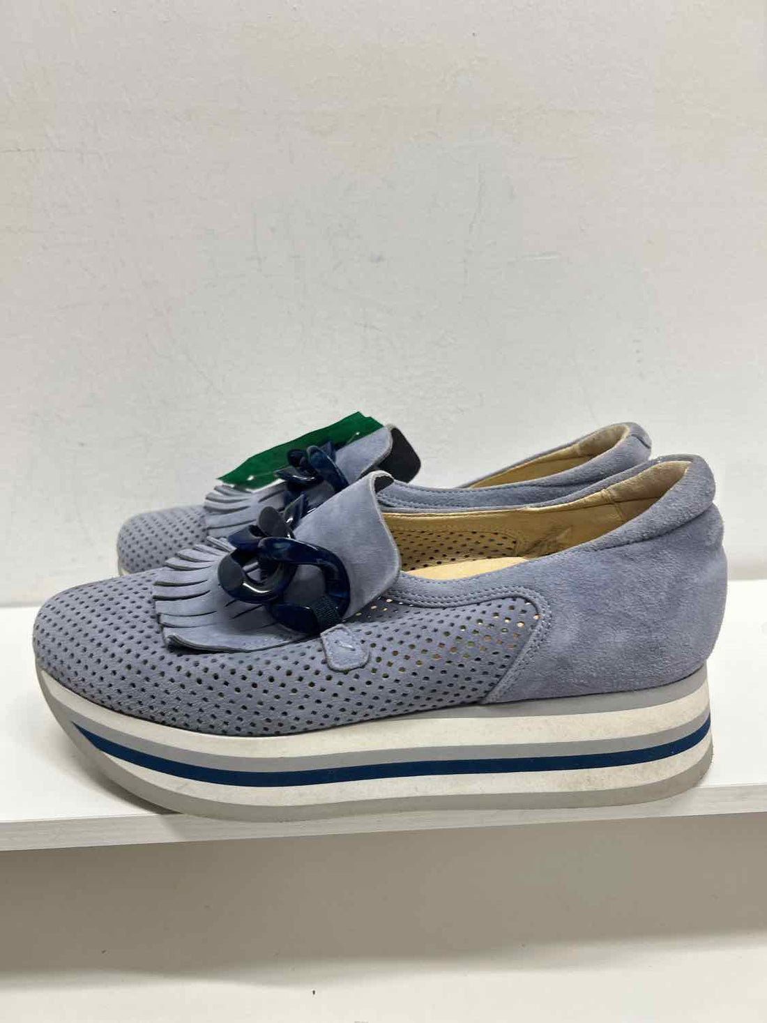 Softwaves Women Size 37.5 Blue Sneakers