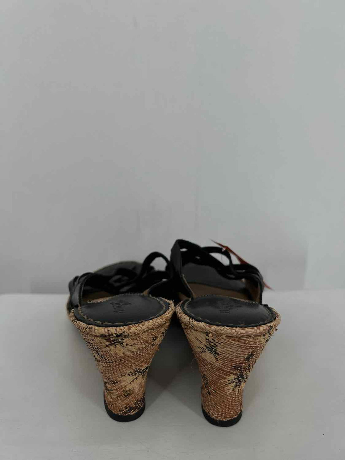 Born Women Size 9 Black Wedges