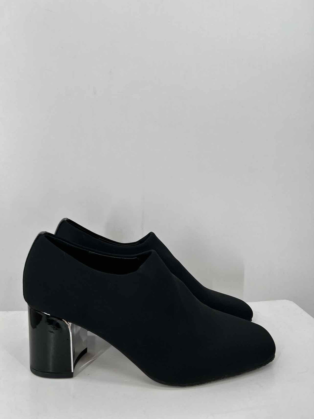 Donald Pliner Women Size 8.5 Black Ankle Boot