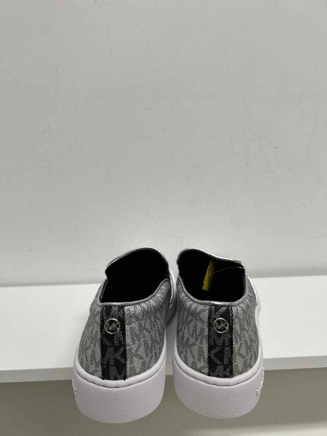 Michael Kors Women Size 7 White Signature New Sneakers