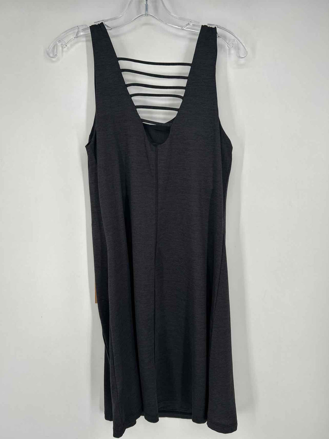 Avalance Size M Black NWT Active Dresses