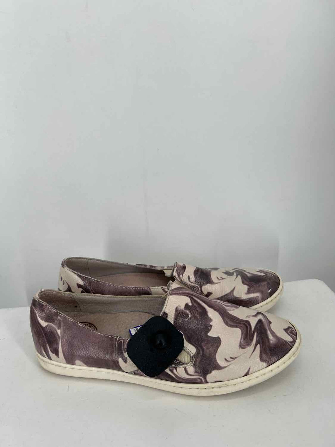 Penelope Chilvers Women Size 38 (7.5-8) Cream & Purple Sneakers