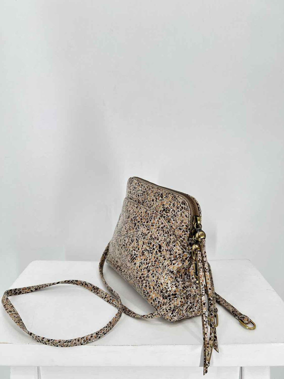Hobo Beige Print Leather Pre Owned Shoulder