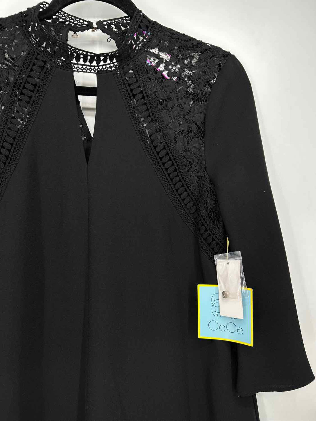 CeCe Size 4 Black NWT Dress
