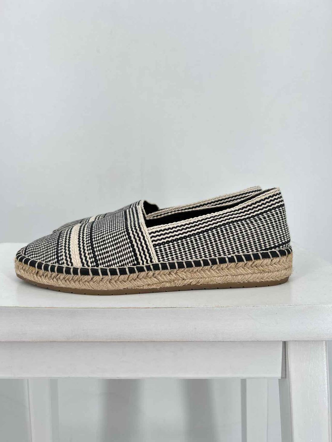 Chelsea & Theodore Women Size 9 Black & Cream Espadrilles