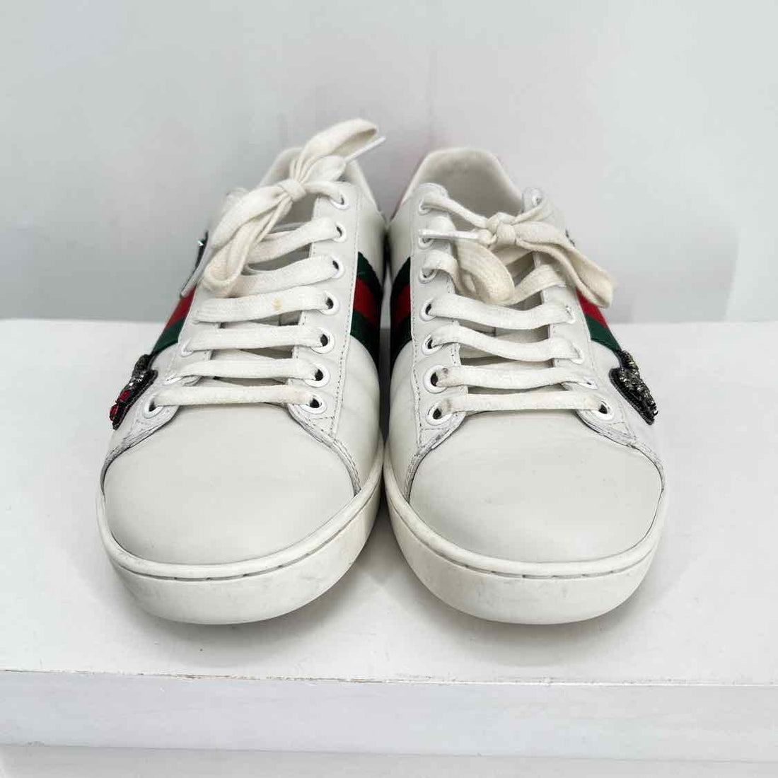 Gucci Ace Embroidered Arrow Sneaker Women Size 37 White Pre Owned Leather LUXURY