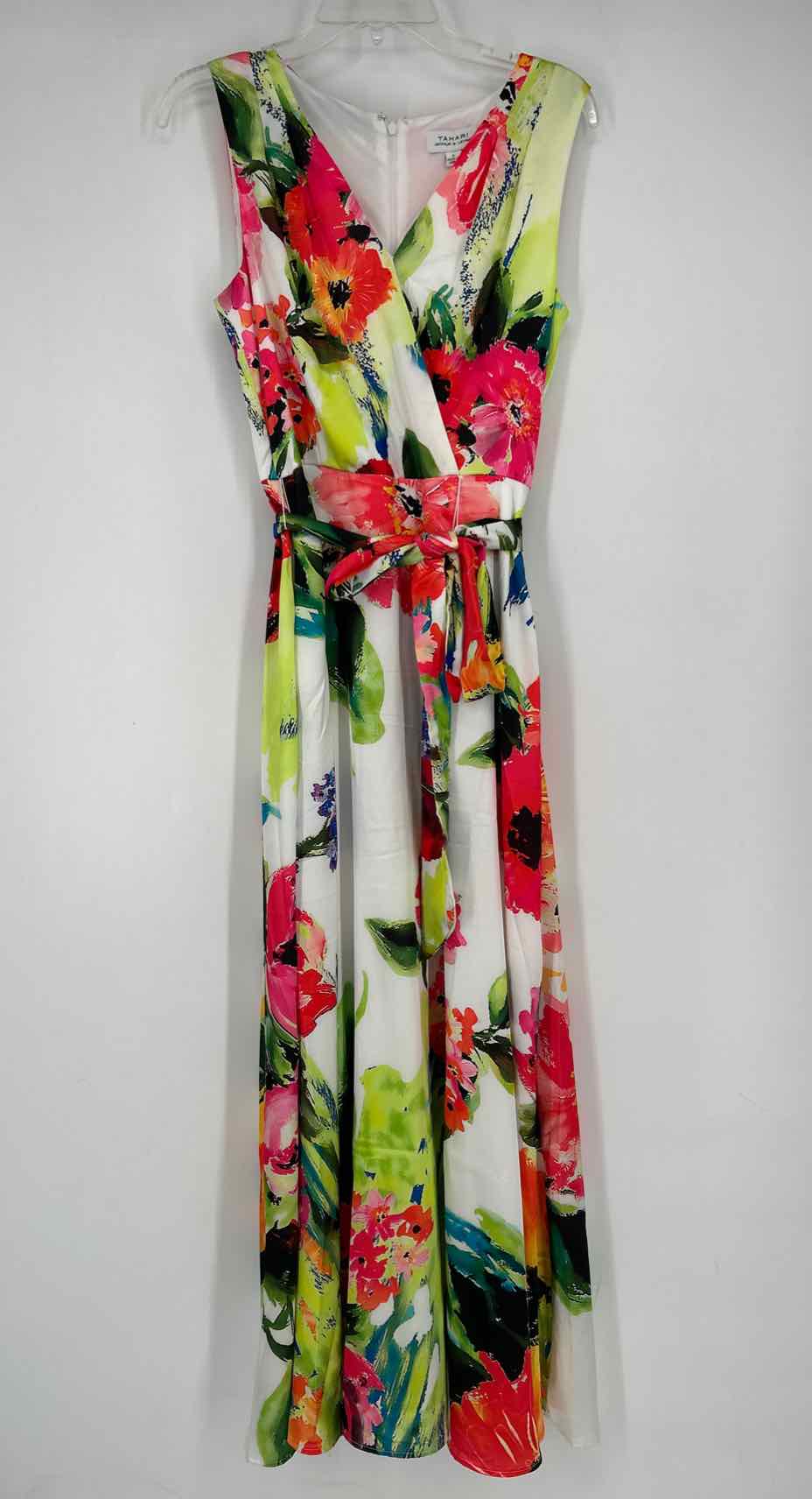 Tahari Size 6 White Floral Maxi