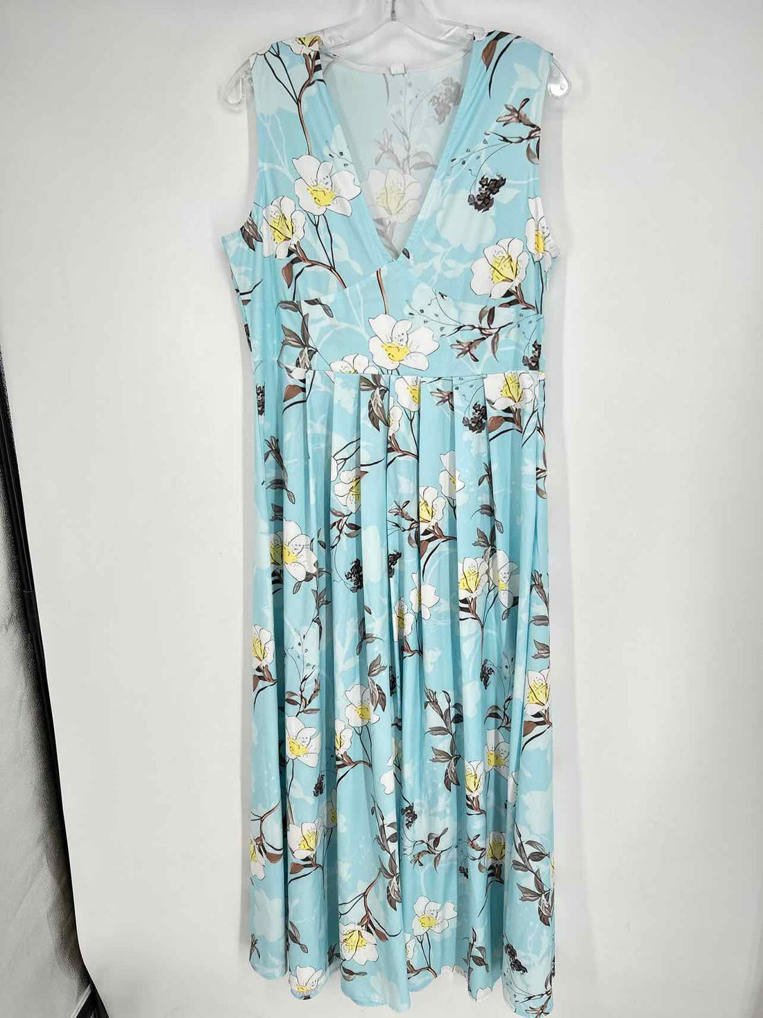 Made With Love Size L Light Blue Floral Sleeveless Maxi