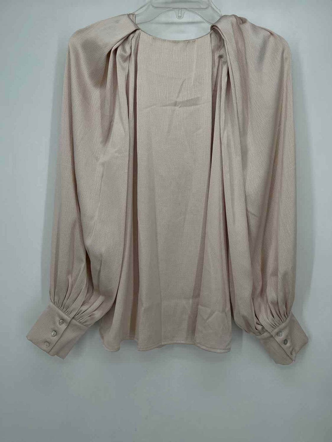 Entro Size M Champagne NWT Long Sleeve