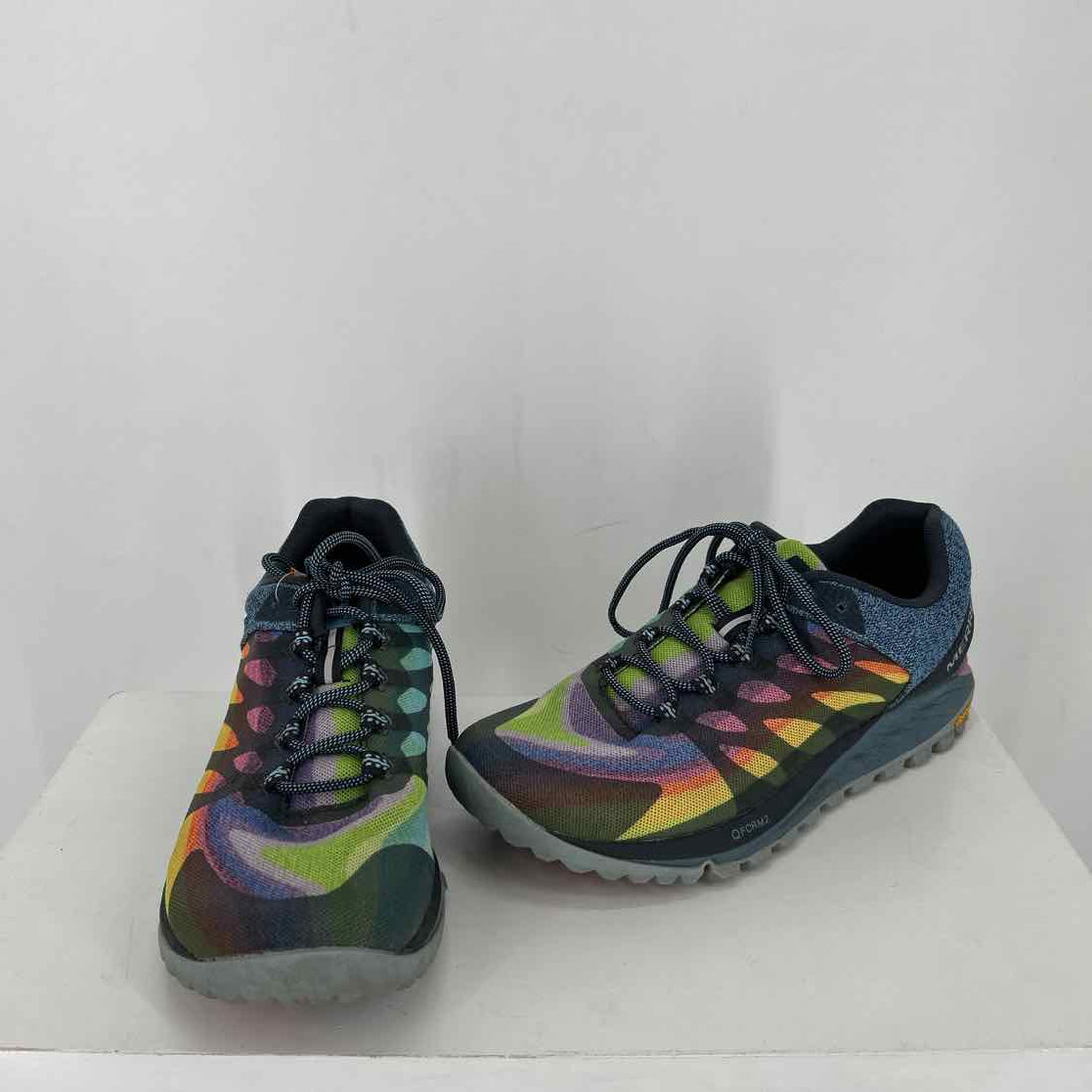 Merrell Women Size 8.5 Rainbow Sneakers
