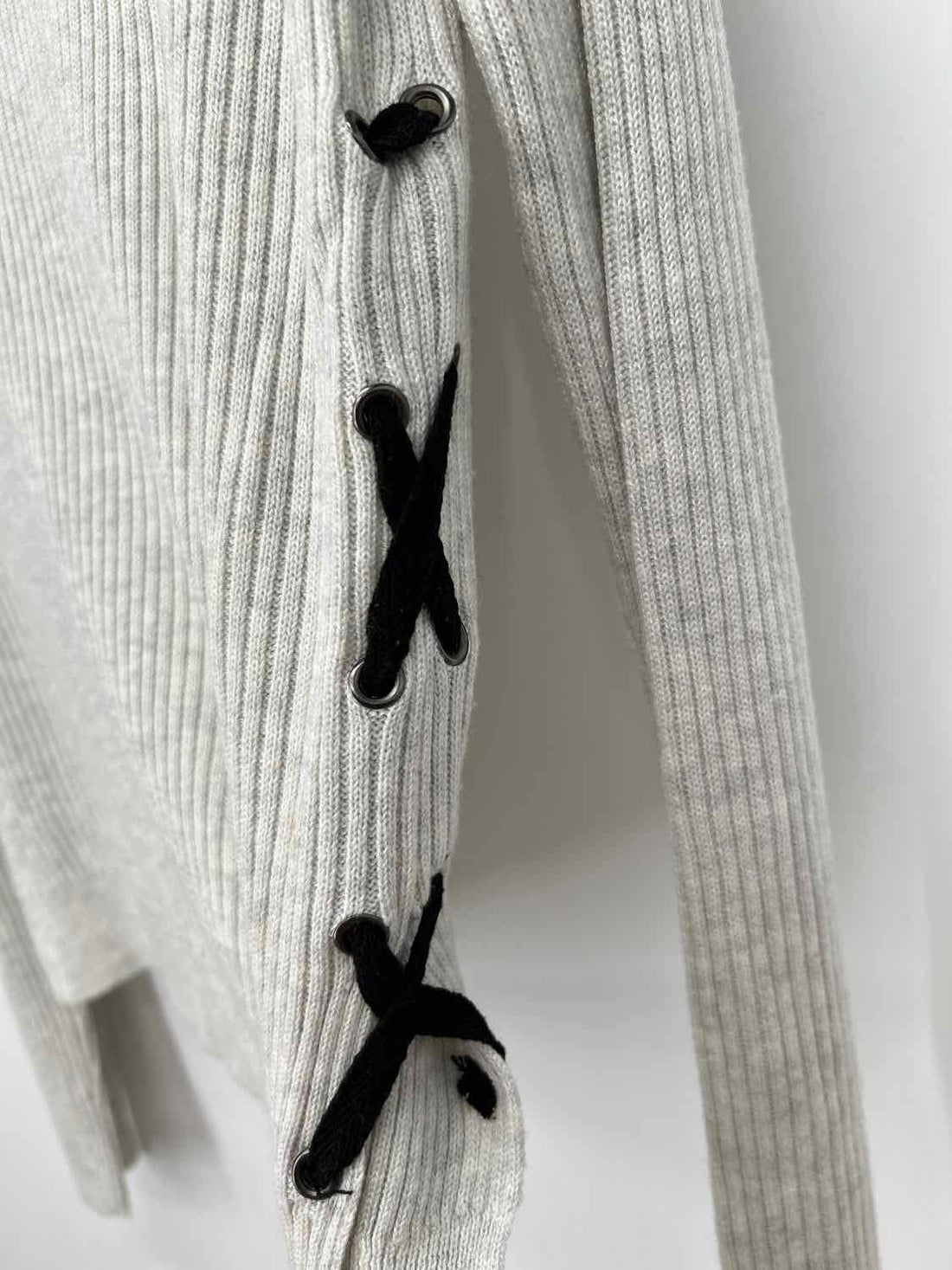 John + Jenn Size M Gray Sweater