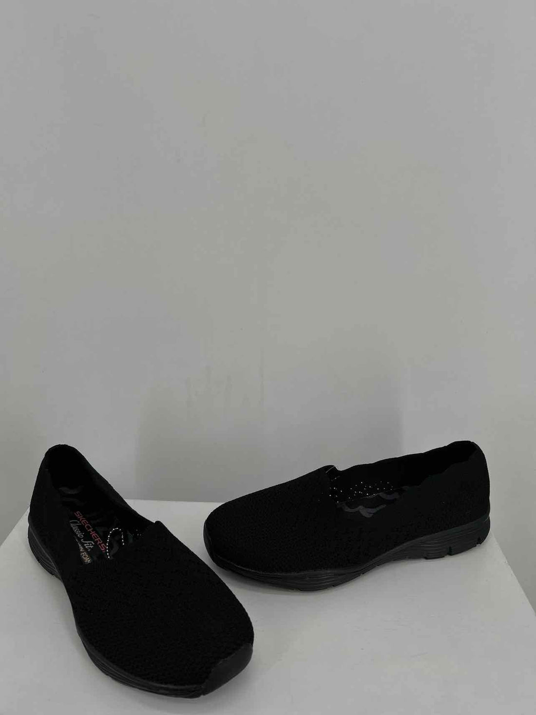 Skechers Women Size 6.5 Black Like New Sneakers