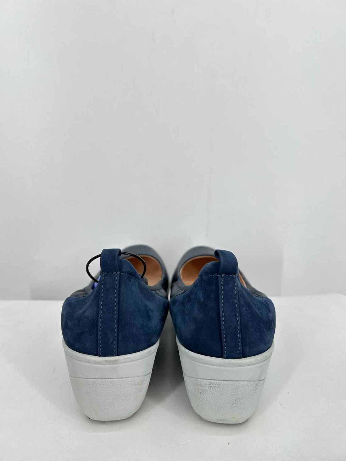 Vionic Women Size 8 Navy Genuine Leather Wedges