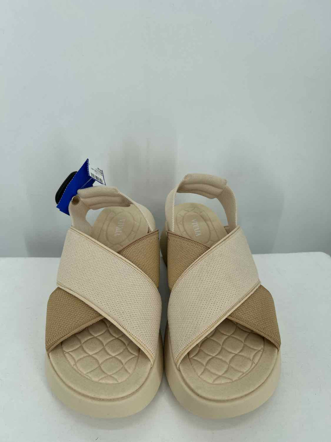 Vivaia Women Size 37.5 Cream Like New Sandals