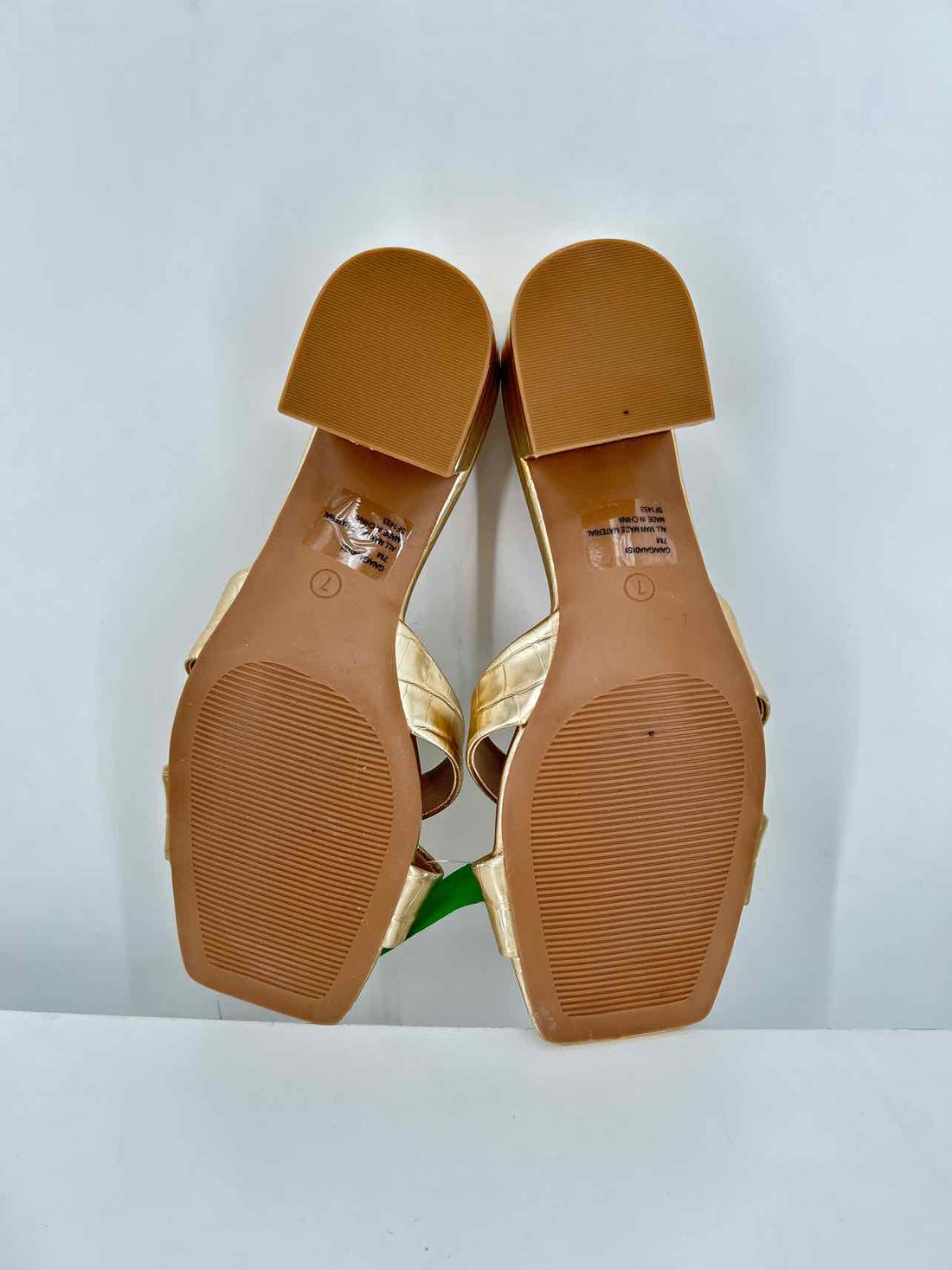 Steve Madden Women Size 7 Gold Sandals