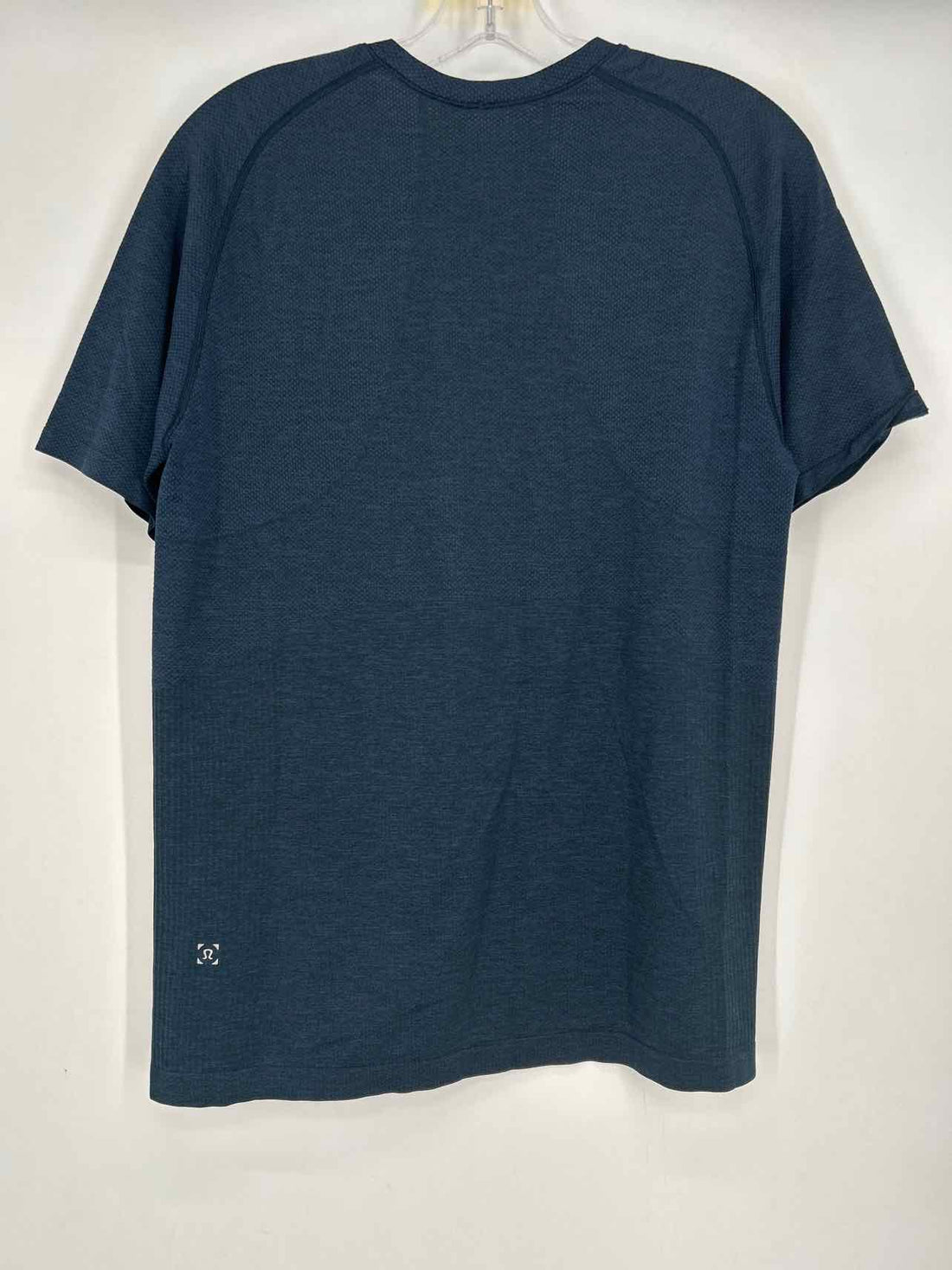 Lululemon Size M Navy Short Sleeve Active Tops