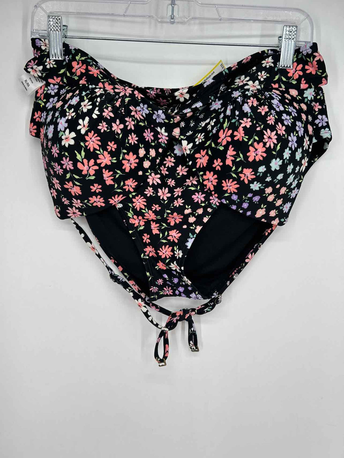 True Craft Size XL Black Floral Swimsuit 2 Piece
