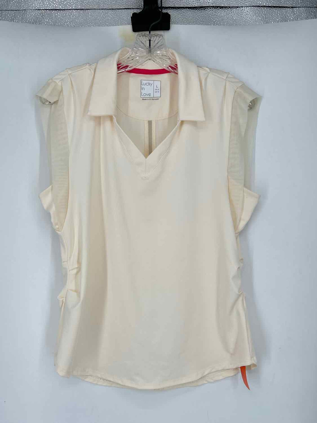 Lucky In Love Size L Cream Active Tops