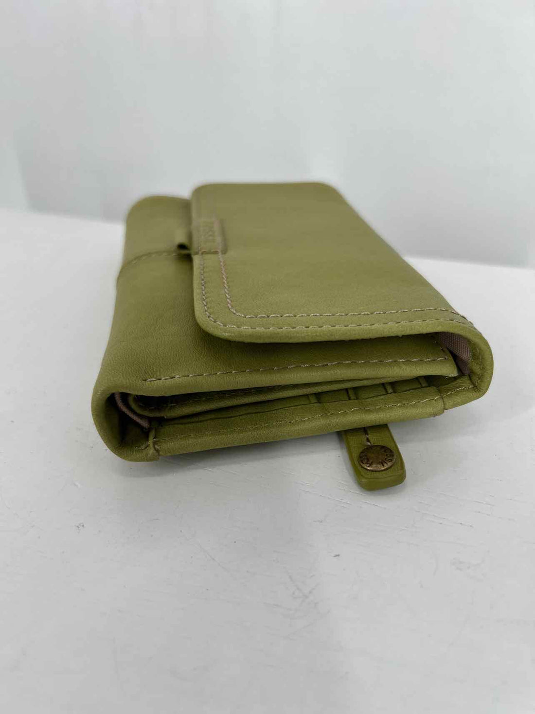Fossil Green Leather Pre Owned Wallet