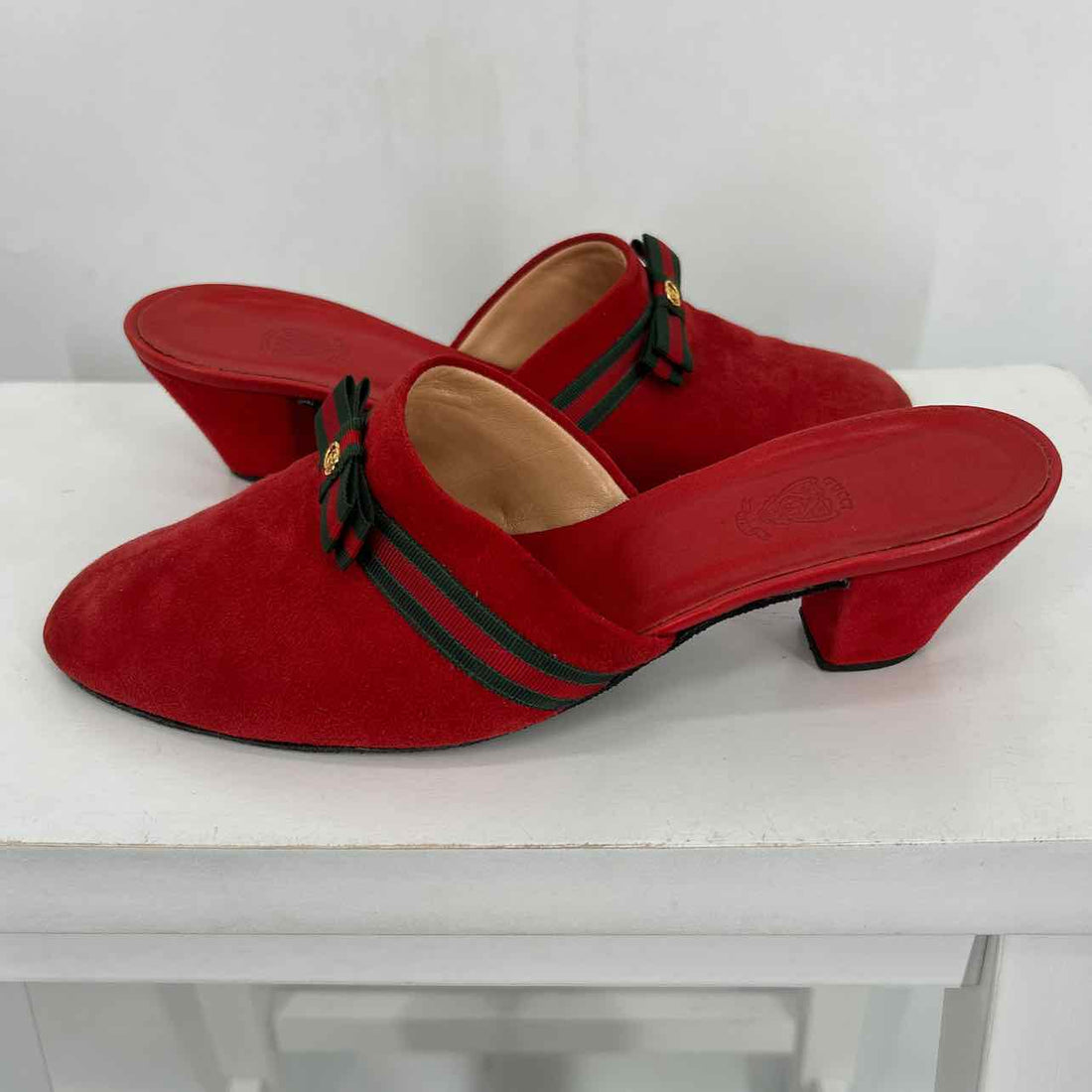 Gucci Women Size 40 Red Vintage Suede LUXURY
