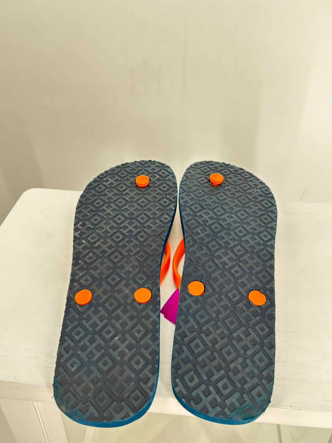 Tory Burch Women Size 9 Navy & Orange Print Flip Flops