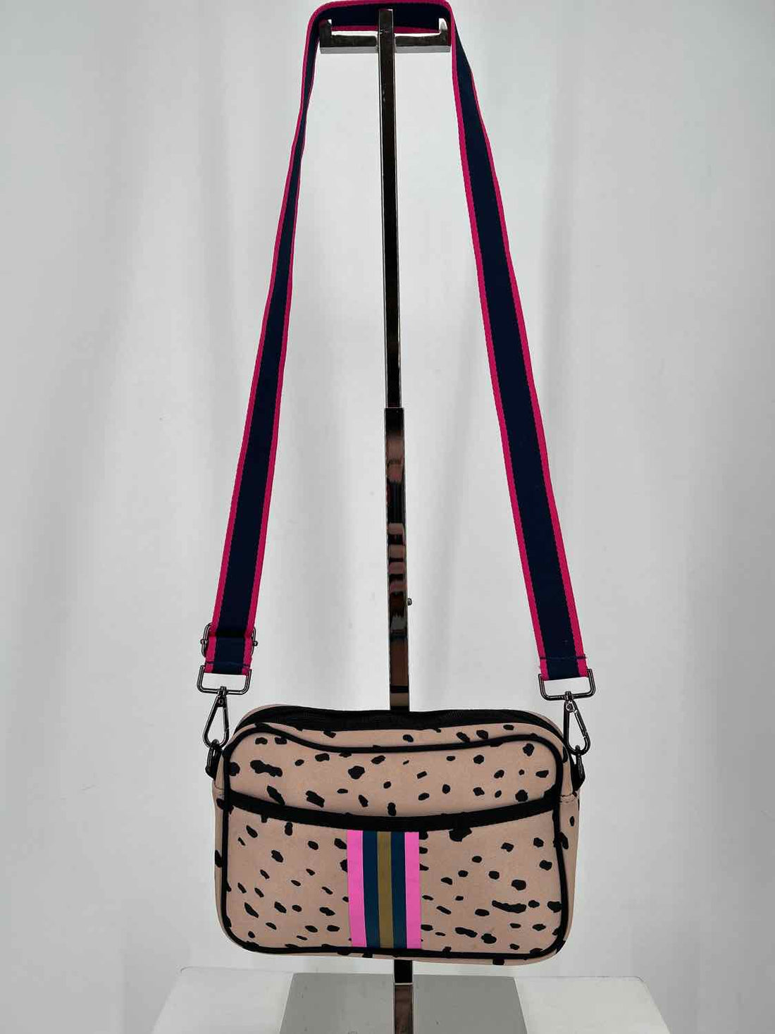 No Brand Name Tan & Black Neoprene Crossbody