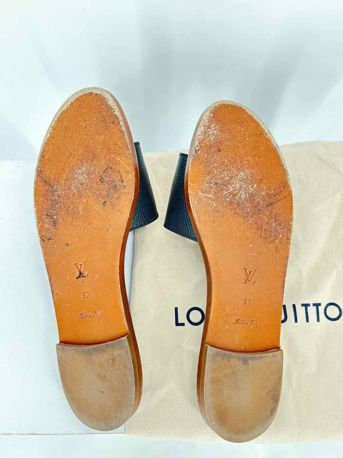 Louis Vuitton Women Size 37(6) Black Leather Lock It Flat Sandal LUXURY