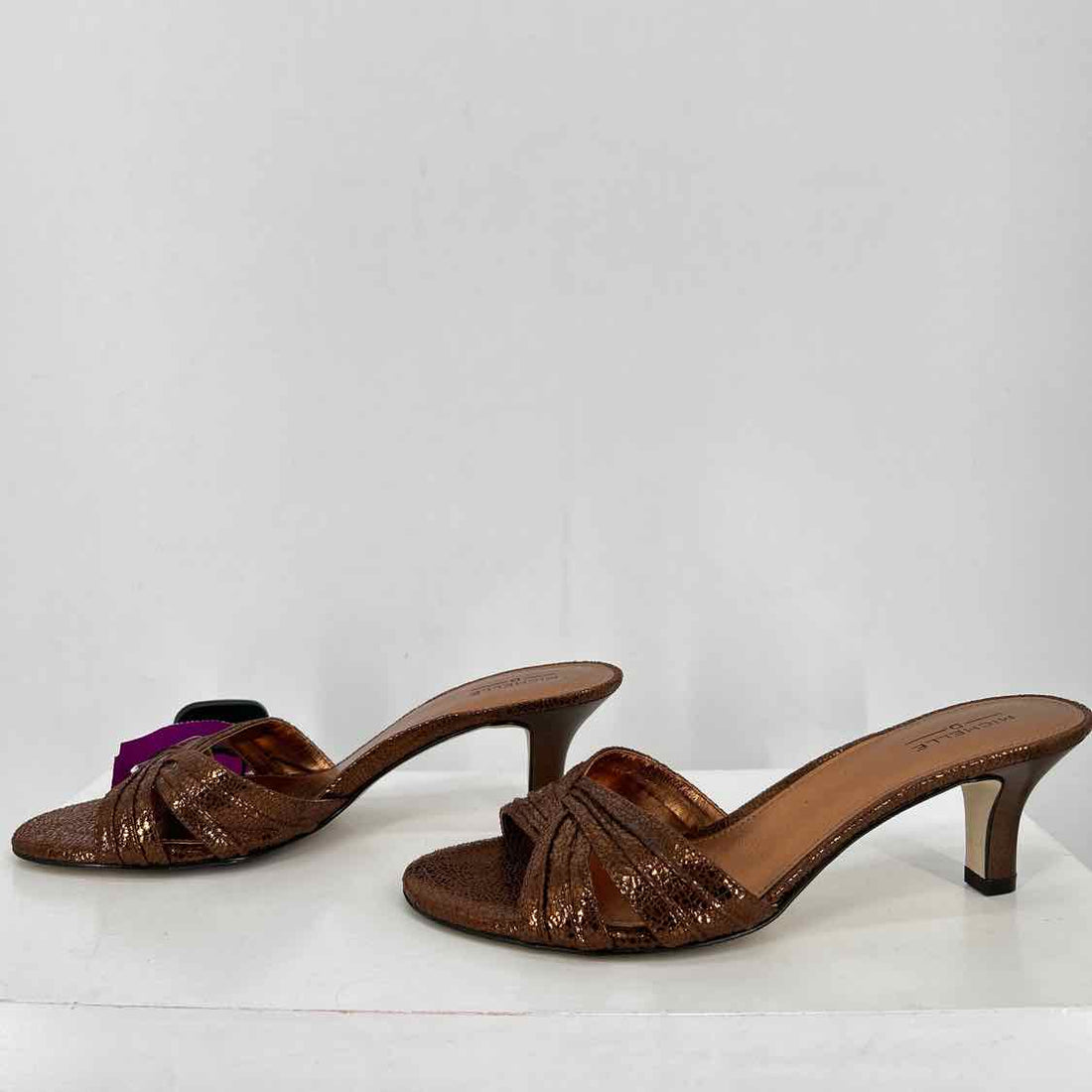 Michelle D Women Size 9 Bronze Heels