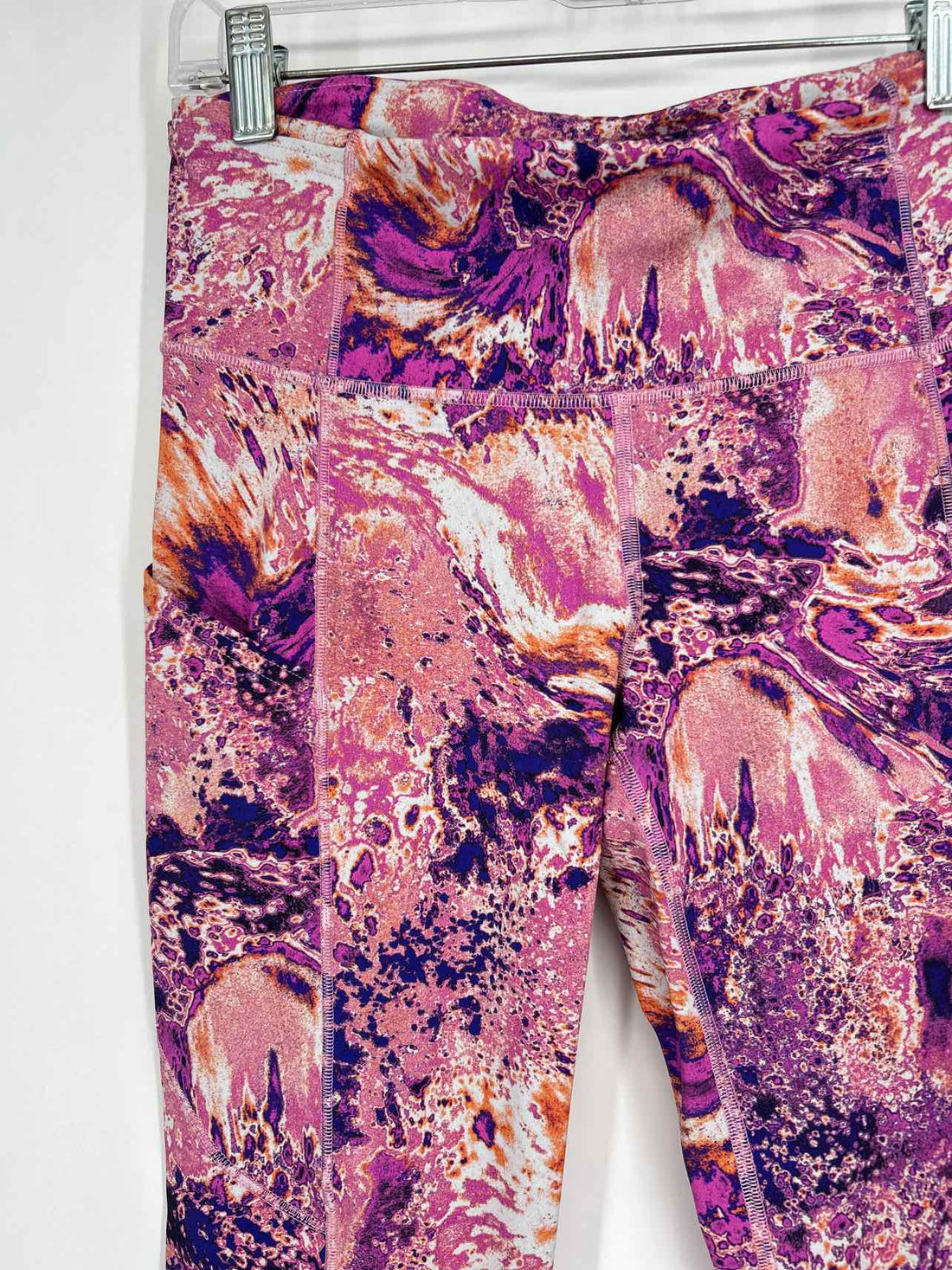 Lululemon Size 6 Purple & Pink Print Active Leggings