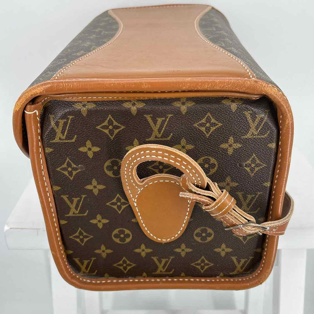 Louis Vuitton Train Case Monogram Vintage LUXURY