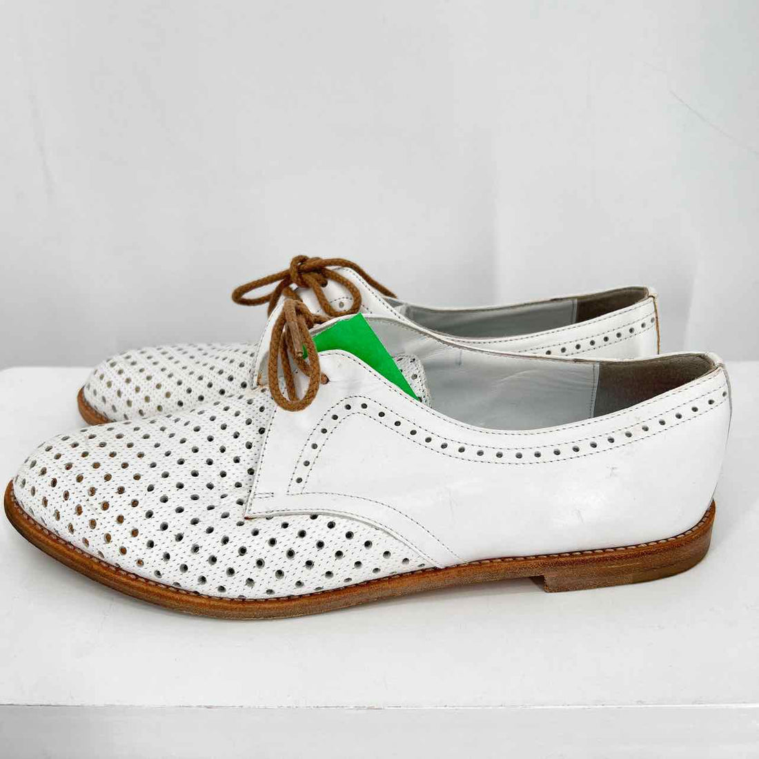 Manolo Blahnik Women Size 39.5 White Pre Owned Leather LUXURY